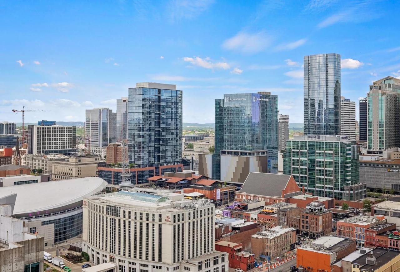 Placemakr Premier Sobro Nashville Exteriör bild Denver skyline