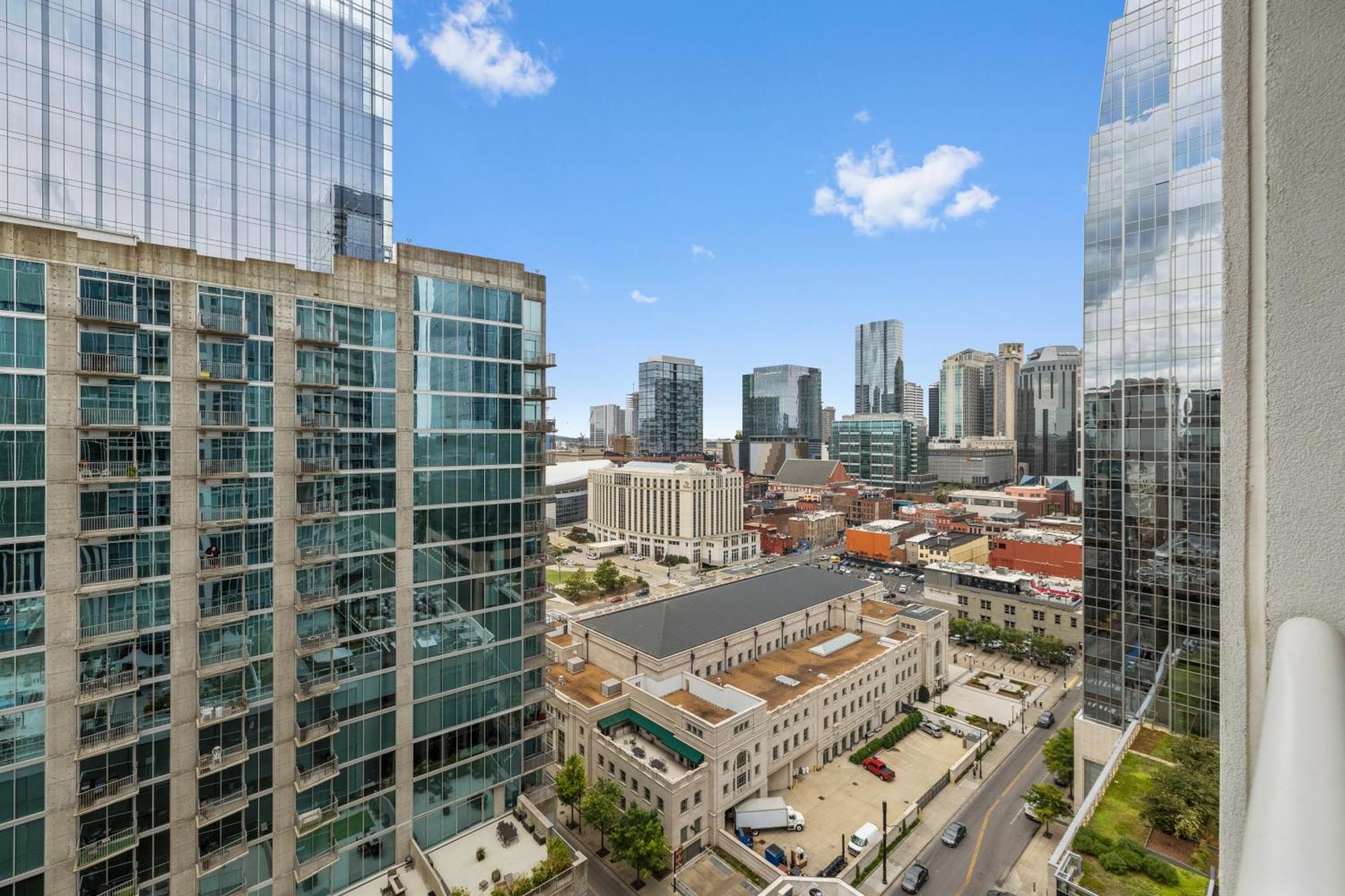 Placemakr Premier Sobro Nashville Exteriör bild View from the 10th floor of the building